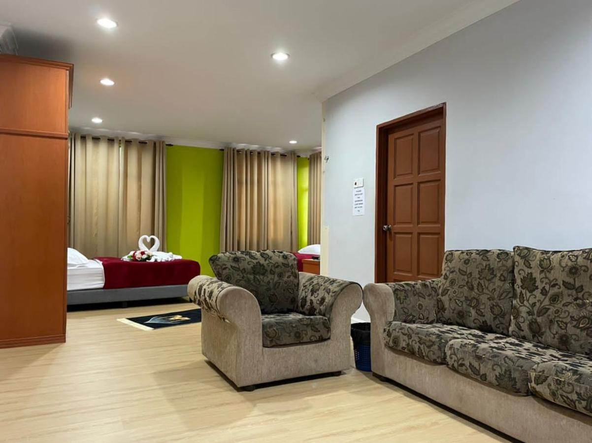 Samudera Hotel Kampung Kuala Besut Exterior foto